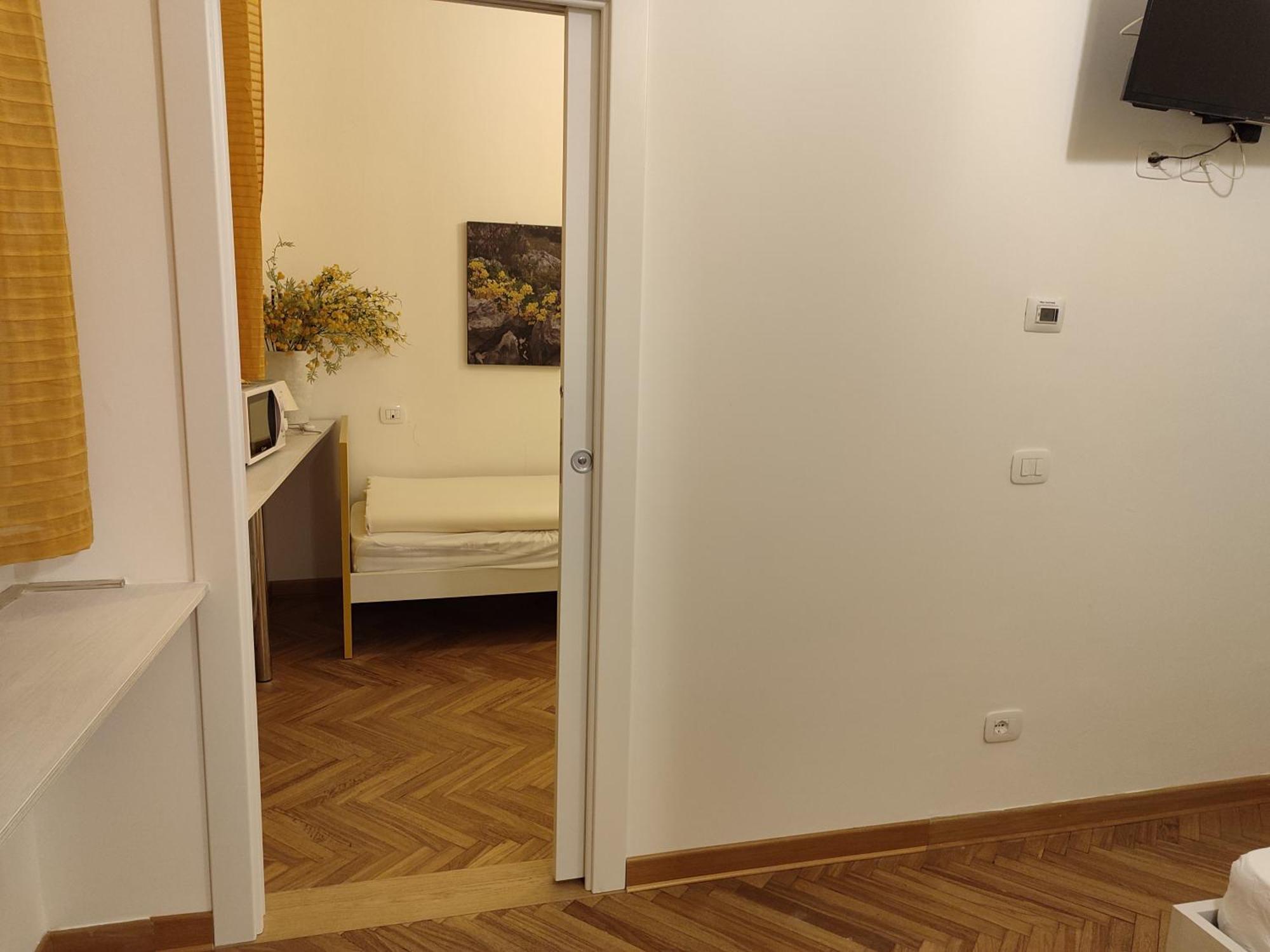 Trieste Center Rooms & Apartments - Fiori Di Trieste Extérieur photo